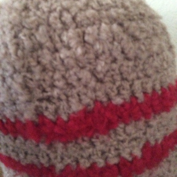 Beanie Boutique hat fluffy tan/red.unisex - Picture 2 of 3